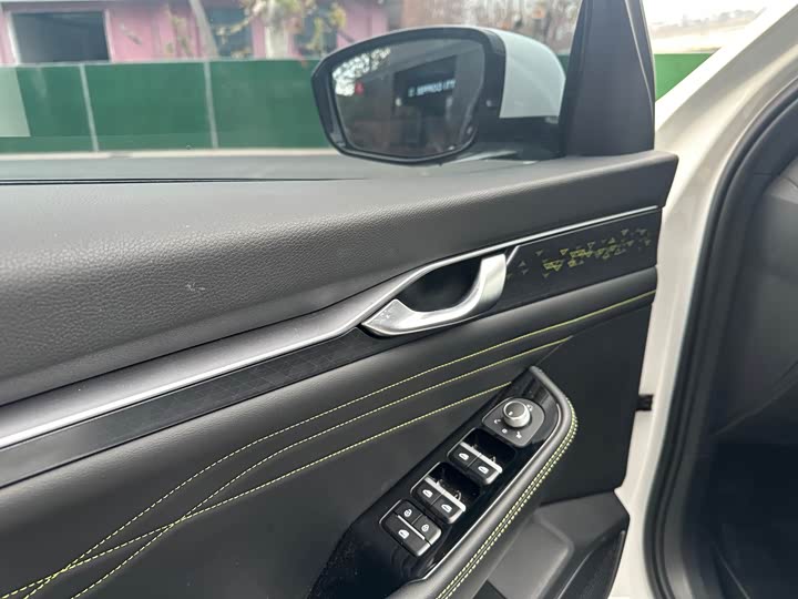 Фото 6 - Geely Preface