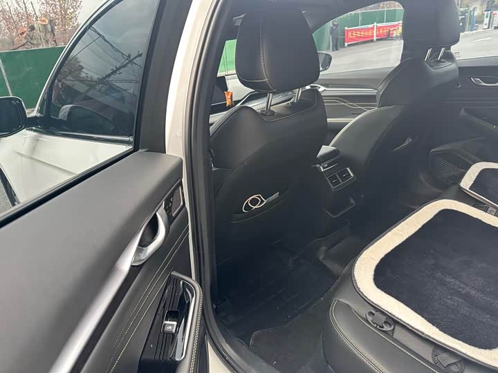 Фото 9 - Geely Preface