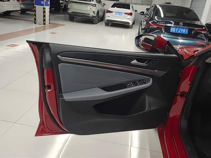 Фото 7 - Volkswagen Lamando L