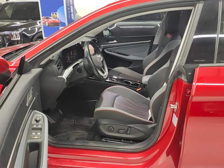 Фото 9 - Volkswagen Lamando L