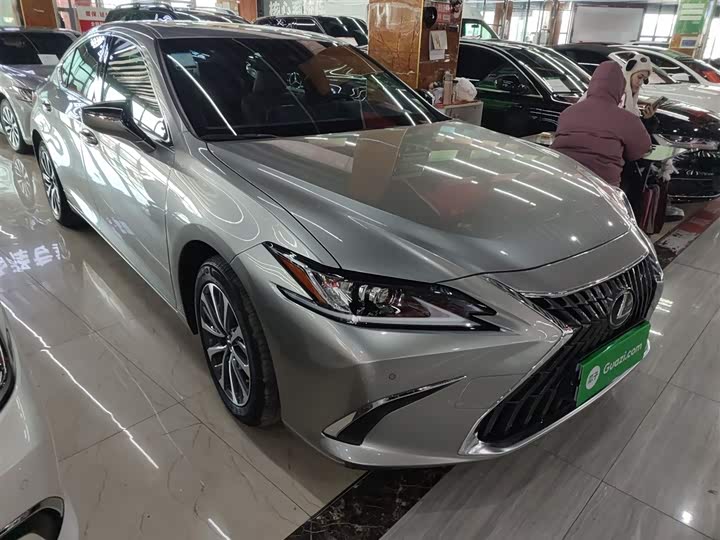 Фото 4 - Lexus ES