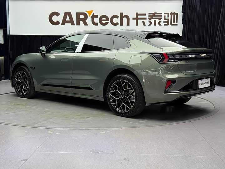 Фото 5 - Zeekr 001