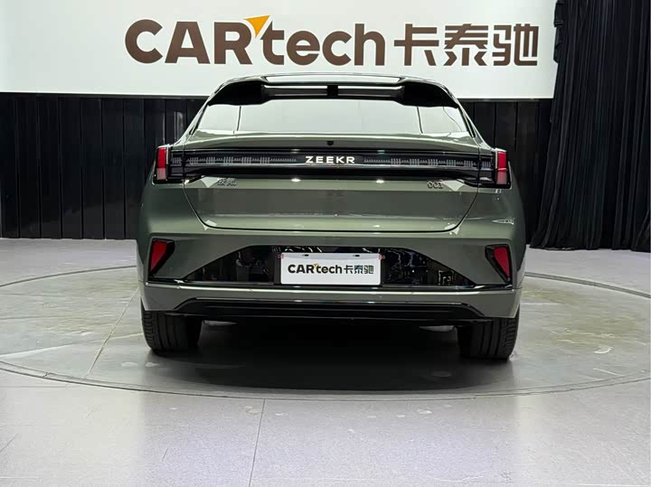 Фото 6 - Zeekr 001