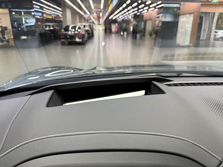 Фото 9 - Zeekr 001