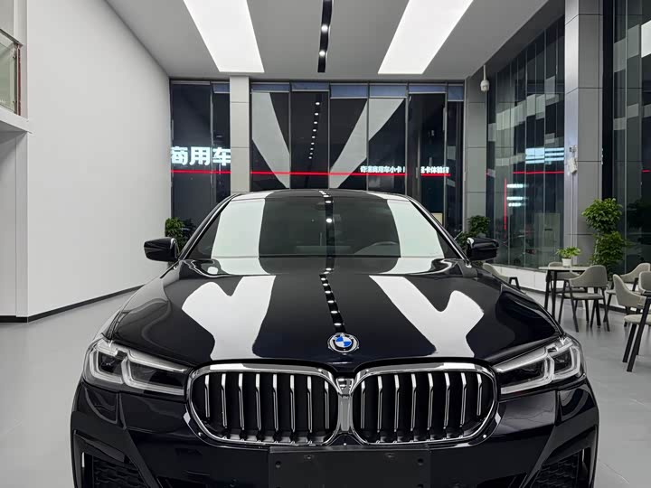 Фото 2 - BMW 5 Series