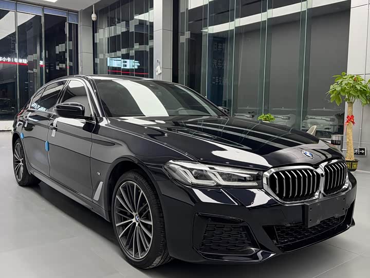 Фото 3 - BMW 5 Series