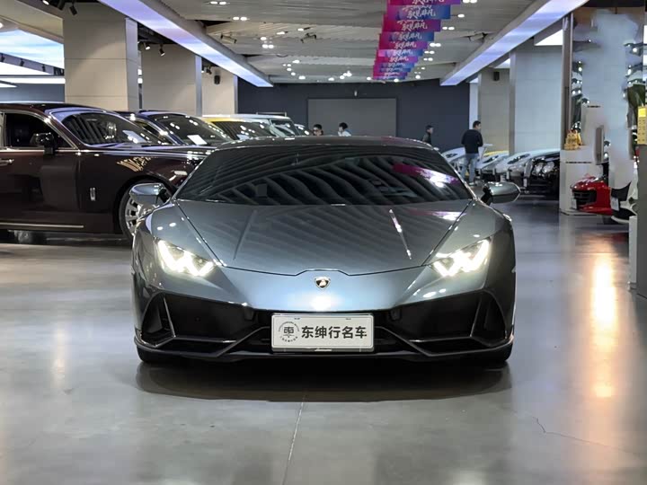 Фото 2 - Lamborghini Huracán