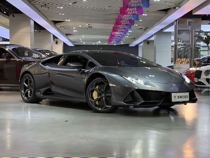 Фото 3 - Lamborghini Huracán