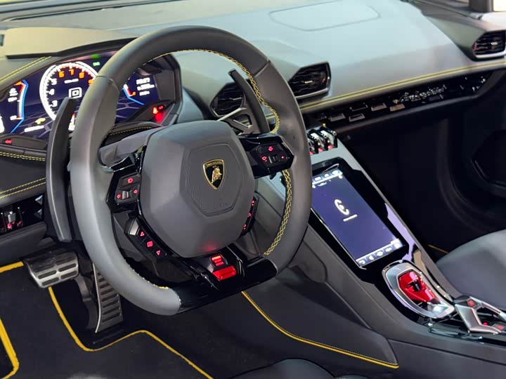 Фото 7 - Lamborghini Huracán