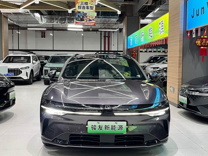 Фото 3 - Zeekr 007 GT