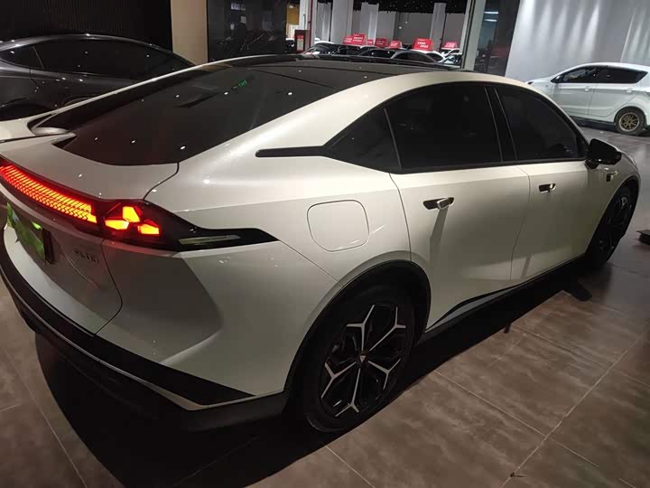 Фото 7 - Changan Deepal SL03