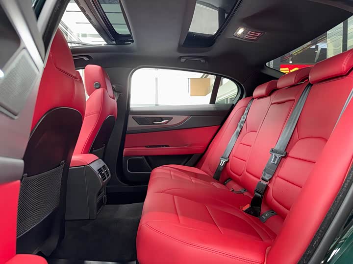 Фото 5 - Jaguar XE L