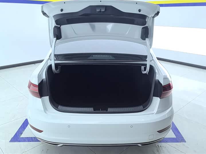 Фото 4 - Volkswagen Sagitar L