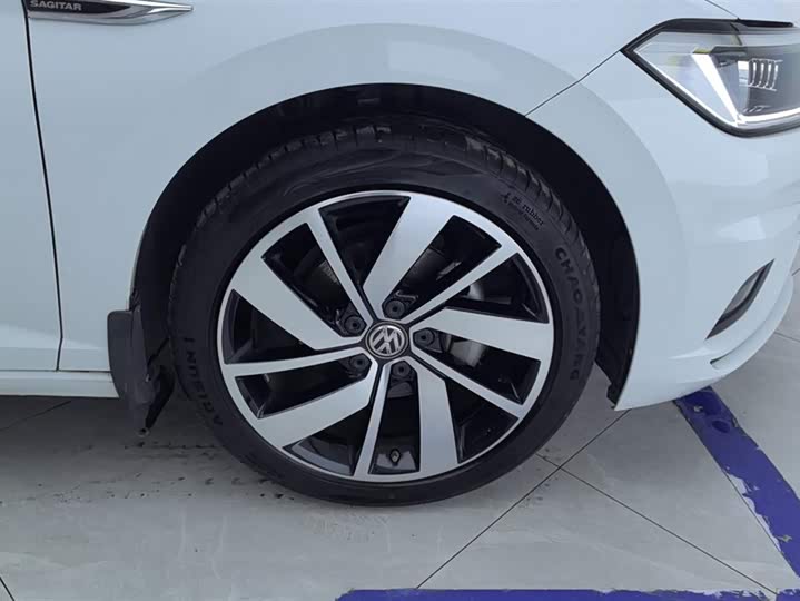 Фото 6 - Volkswagen Sagitar L