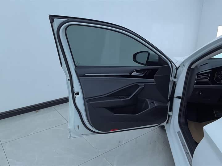 Фото 7 - Volkswagen Sagitar L