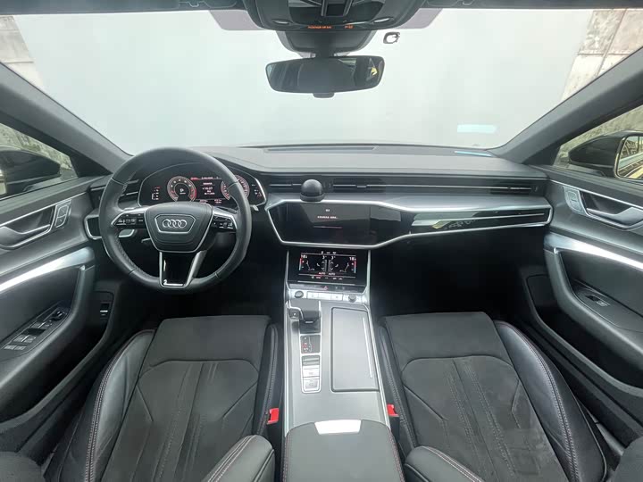 Фото 6 - Audi A6L