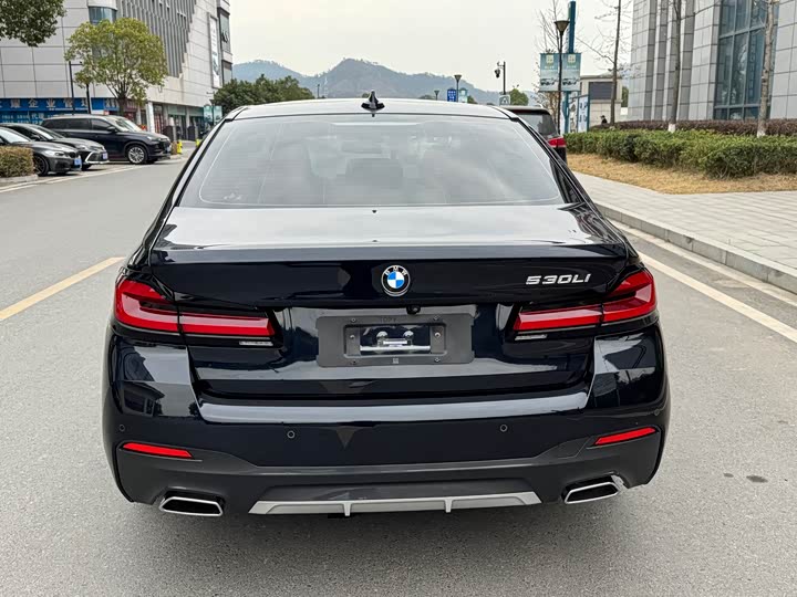 Фото 4 - BMW 5 Series