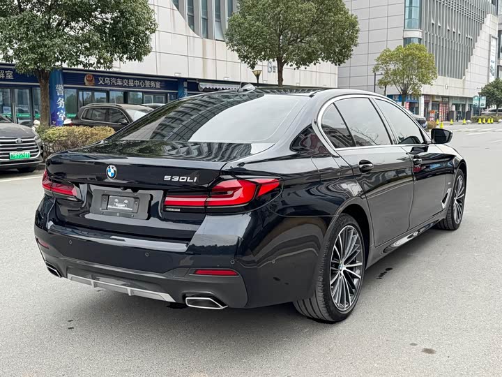 Фото 6 - BMW 5 Series