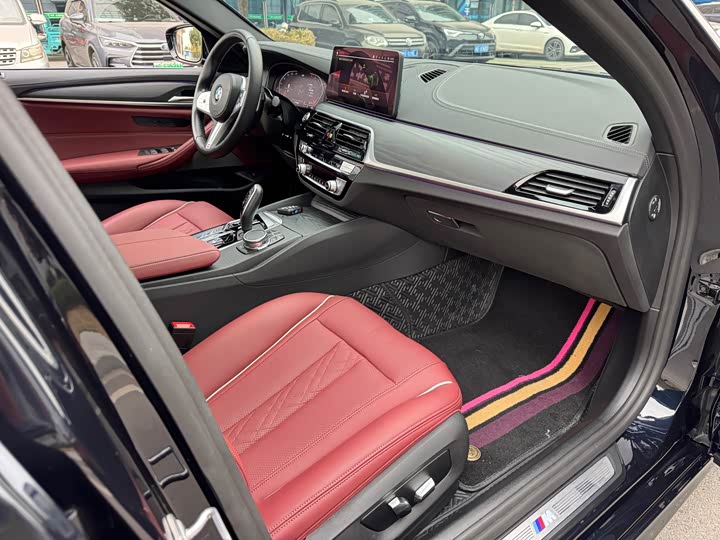 Фото 9 - BMW 5 Series