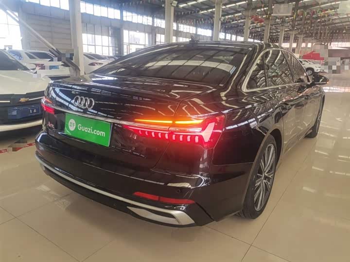 Фото 7 - Audi A6L