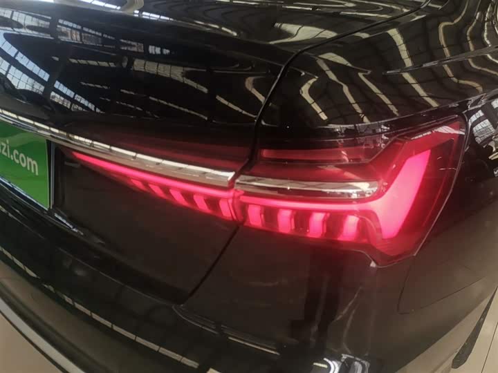 Фото 8 - Audi A6L