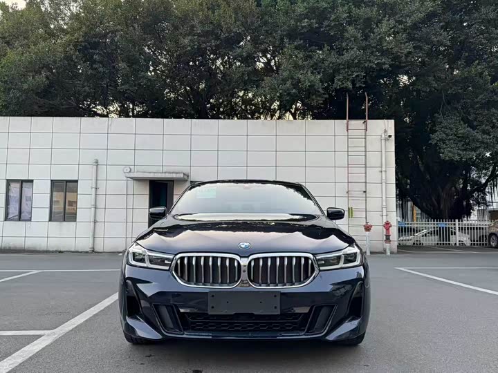 Фото 2 - BMW 6 Series GT