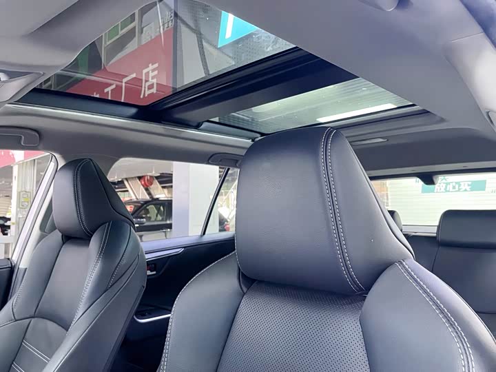 Фото 9 - Toyota Wildlander