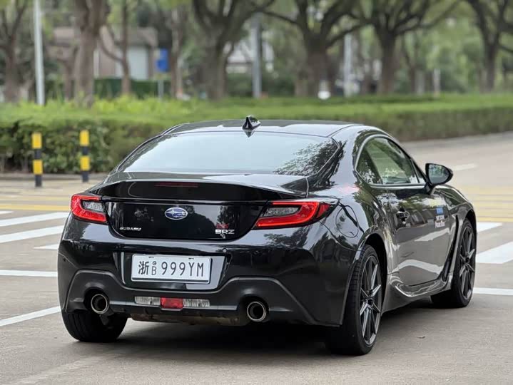 Фото 8 - Subaru BRZ