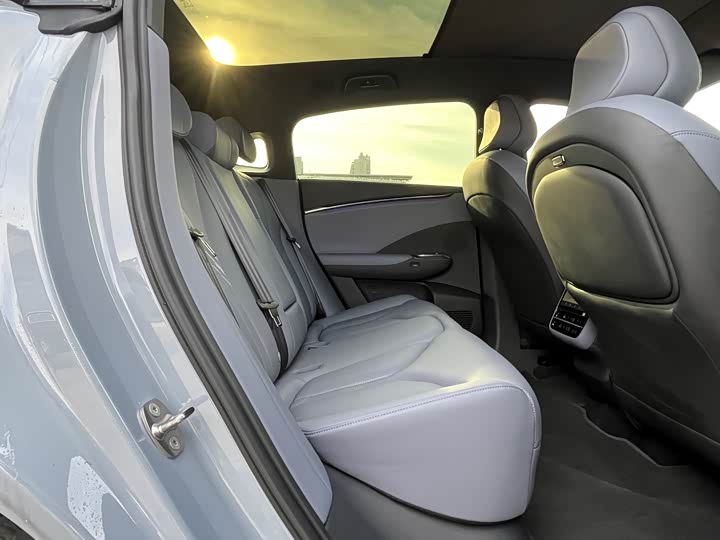 Фото 9 - XPeng G7