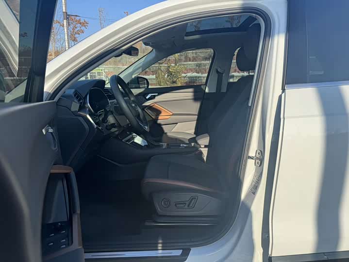 Фото 4 - Audi Q3