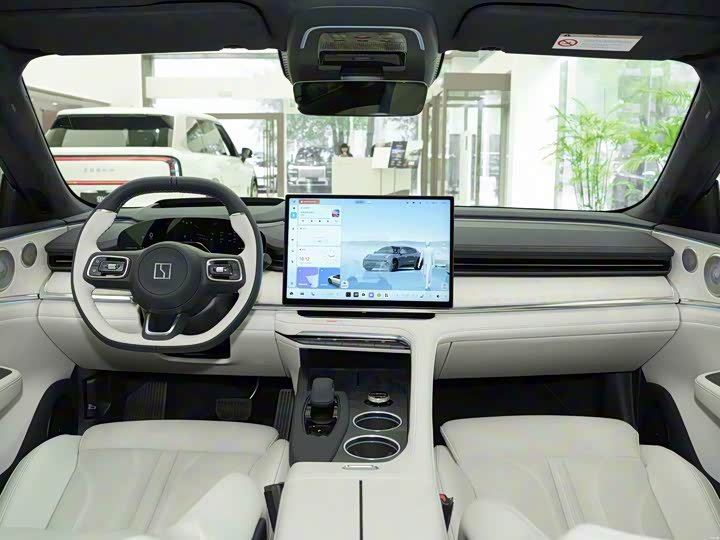 Фото 3 - Zeekr 001