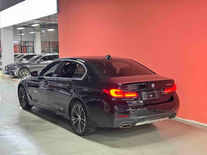 Фото 3 - BMW 5 Series