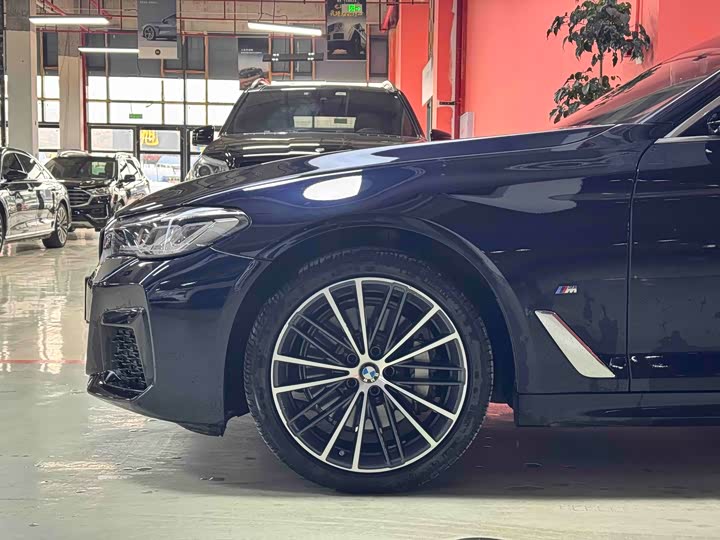 Фото 6 - BMW 5 Series