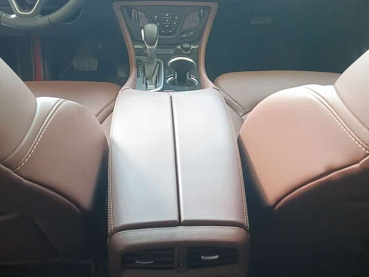 Фото 6 - Buick Envision Plus