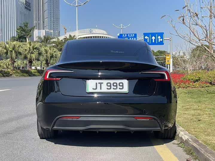 Фото 5 - Tesla Model 3