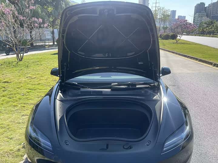 Фото 9 - Tesla Model 3