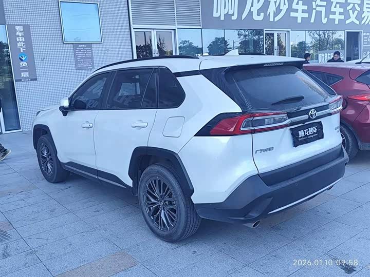 Фото 5 - Toyota Wildlander