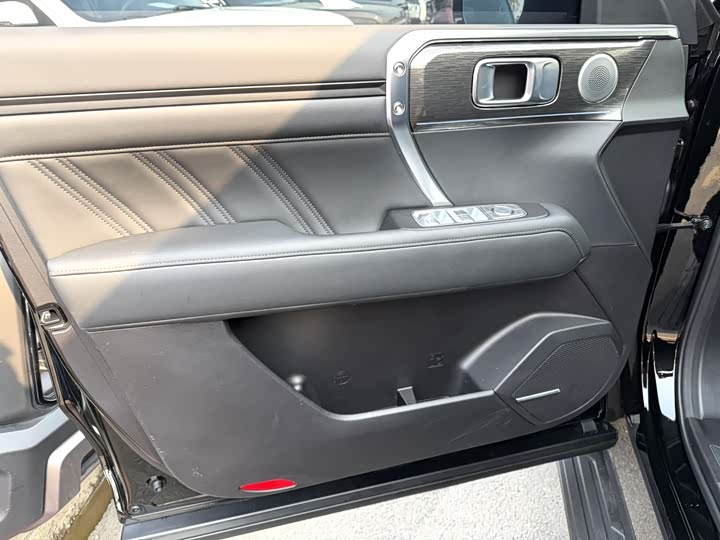 Фото 7 - Tank 400 Hybrid