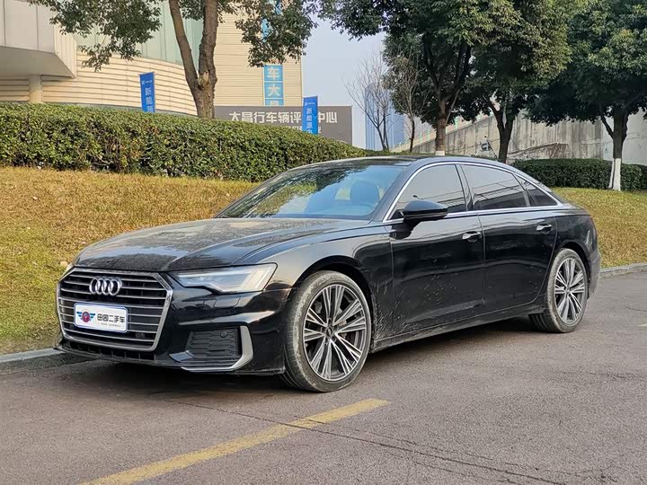 Фото 1 - Audi A6L