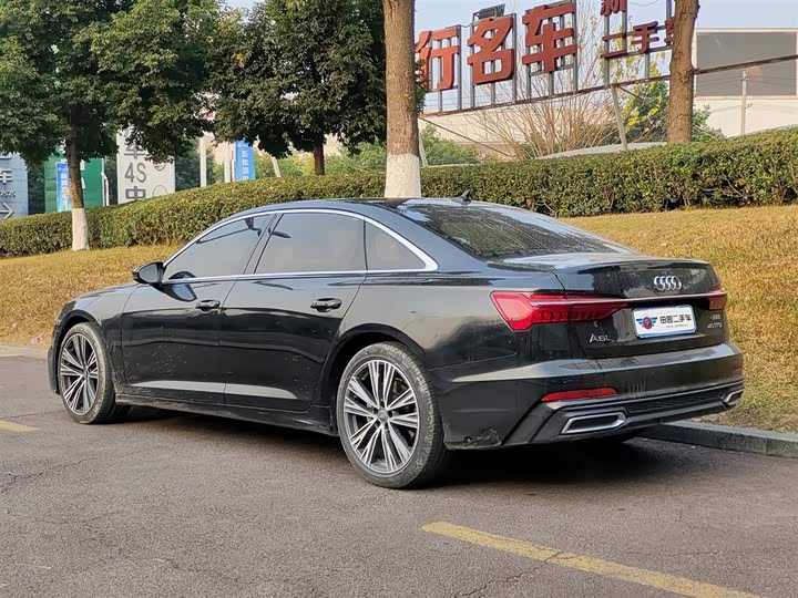 Фото 4 - Audi A6L