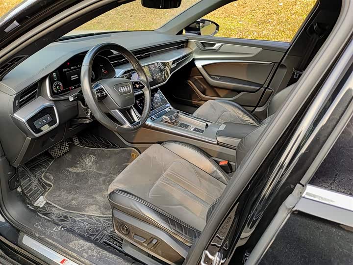 Фото 7 - Audi A6L