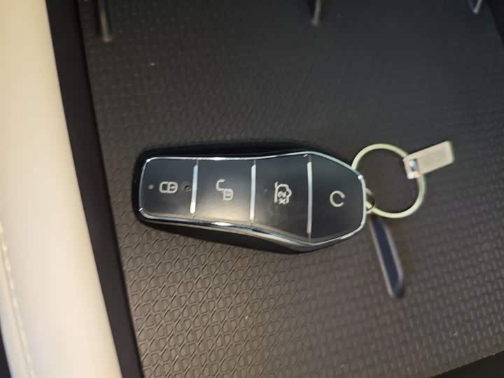 Фото 9 - BYD Yuan Up