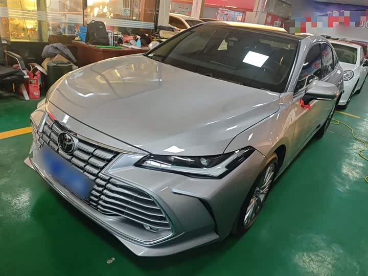 Фото 1 - Toyota Avalon