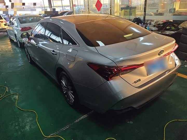 Фото 5 - Toyota Avalon