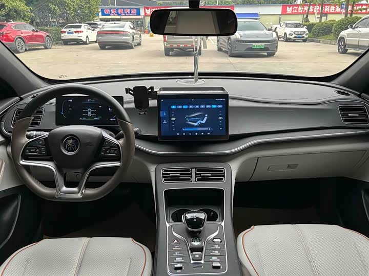 Фото 6 - BYD Qin Plus