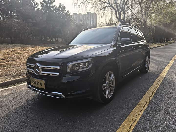 Фото 1 - Mercedes-Benz GLB-Class