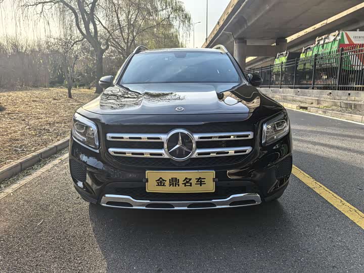 Фото 2 - Mercedes-Benz GLB-Class