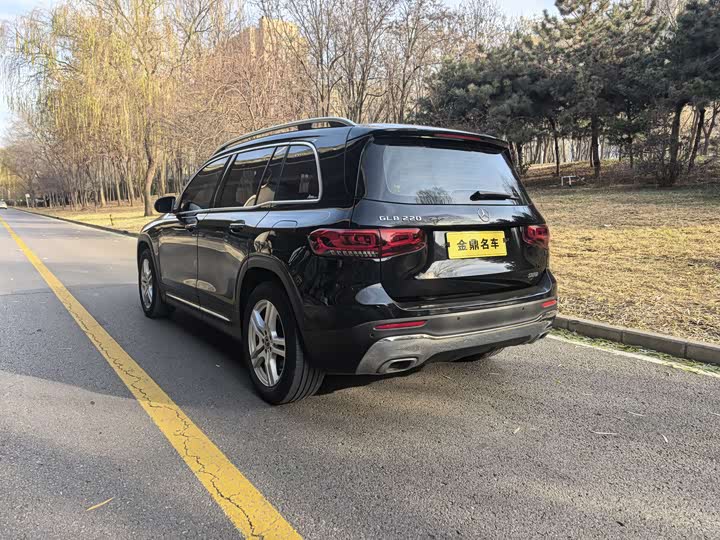 Фото 4 - Mercedes-Benz GLB-Class