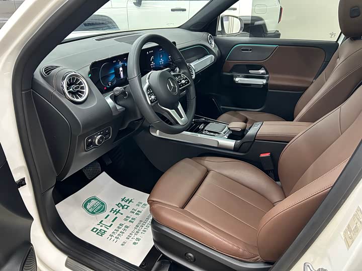 Фото 8 - Mercedes-Benz GLB-Class