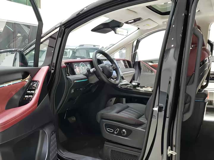 Фото 4 - GAC Trumpchi E9